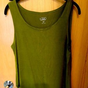 Logo layers tunic tank EUC